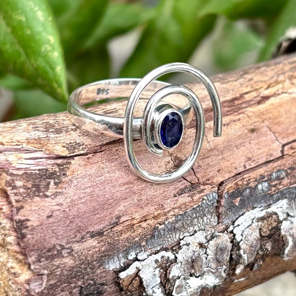 Iolite Ring - image 7